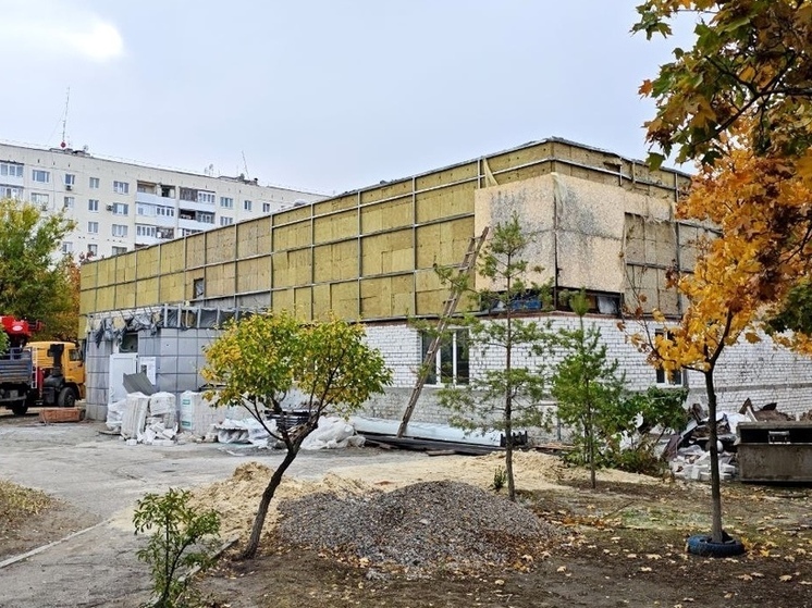 В теннисном центре северодонецкой спортшколы №1 начались кровельные работы