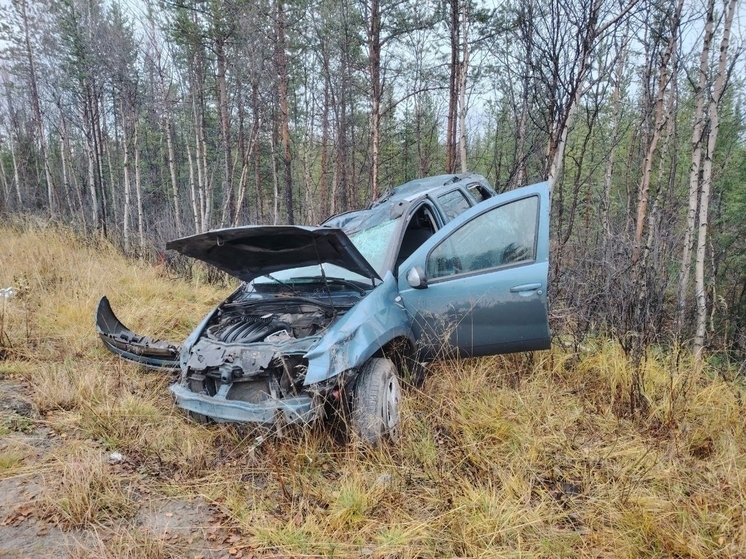 Оленегорские спасатели ликвидировали последствия переворота автомобиля