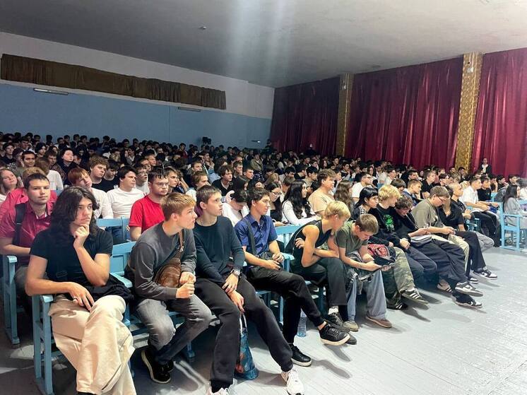 В Сочи провели образовательное мероприятие для молодежи «Безопасное движение на электросамокате»