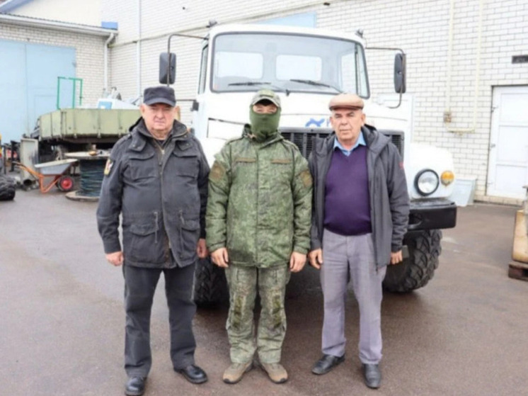 Из Лисок в зону СВО отправили грузовой автомобиль ГАЗ