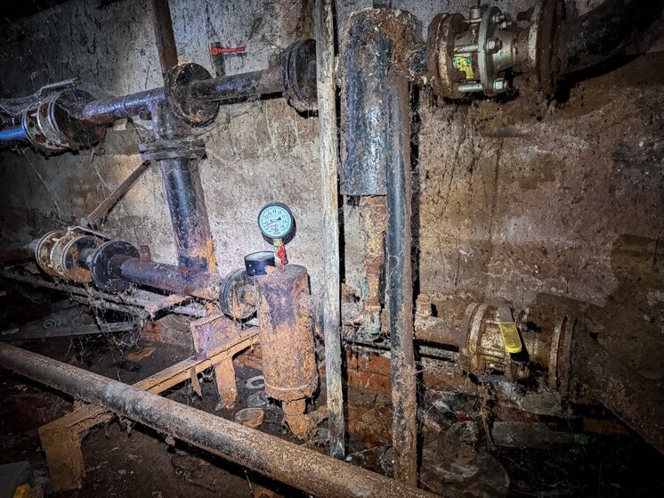 Подвалы общежитий в Пскове затоплены