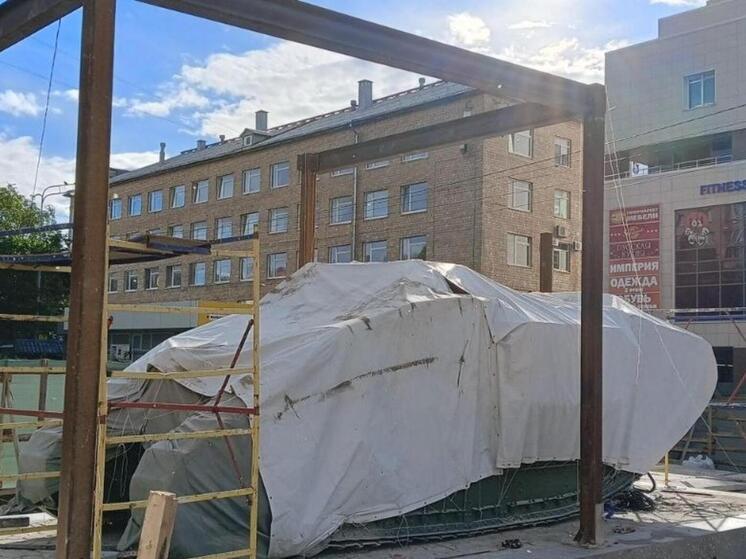Подрядчика, который не смог отремонтировать танк в центре Архангельска, признали недобросовестным