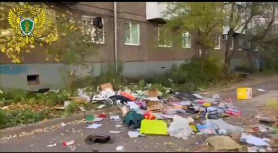 Уфимец выбросил дочь из окна: видео