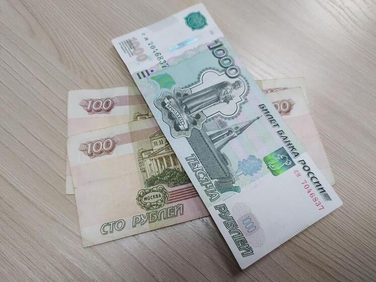 Спрос на снятие наличных у россиян снижается