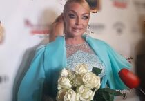 Балерина Анастасия Волочкова удивила подписчиков, когда выложила у себя на страничке серию фотографий, где она предстала в совершенно новом образе