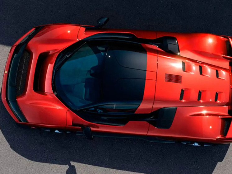 Ferrari готовит гибридный суперкар F80 мощностью 1200 сил: авто сняли на фото