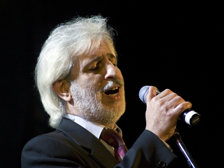 Mash: в Кабардино-Балкарии умер исполнитель хита "Молодая" Ефрем Амирамов