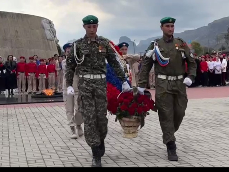 Останки 11 защитников Марухского перевала преданы земле в Карачаево-Черкесии