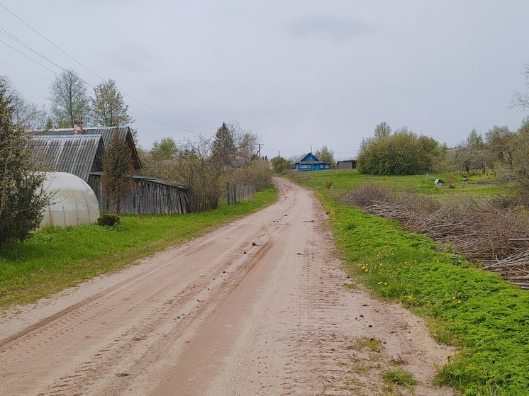Завершился ремонт участков дороги в деревнях Сутоки и Лопатово Себежского района
