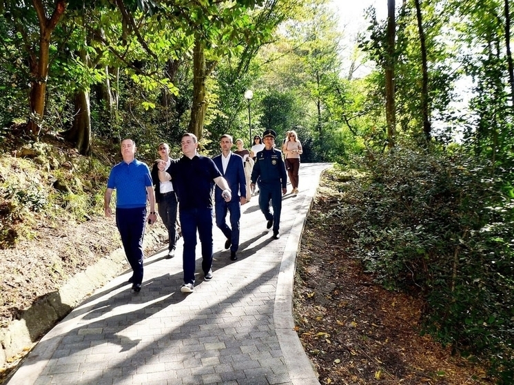 Виктор Тепляков предложил благоустроить «Тропу здоровья» в Хостинском районе Сочи