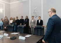 В восьмой раз награда нашла лауреатов конкурса стипендий имени академика Лаверова в Москве. Поддержку получили десять студентов РХТУ Менделеева, обучающихся по специальностям, связанным с природопользованием, экологией и технологиями новых материалов. Конкурс проводится при содействии компании «ФосАгро».