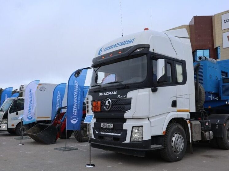 В Якутске на Комсомольской площади представили технику на газомоторном топливе