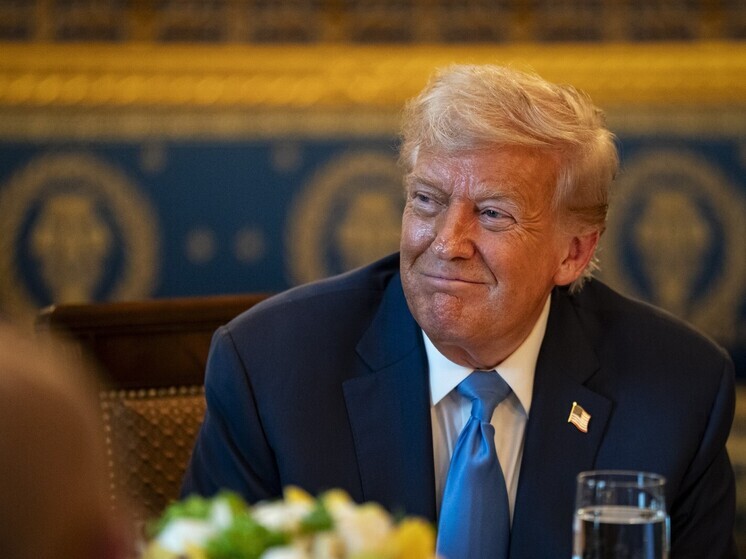 Дональд Трамп раскритиковал Обаму за то, что тот получил Нобелевскую премию мира "за то, что он ничего не делал, кроме как разрушал нашу страну"