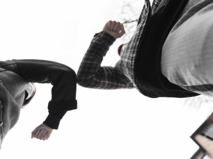 В Воронежской области водитель ударил кулаком в лицо главу поселения