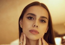 29-летняя российская художественная гимнастка опубликовала снимки, сделанные за последние два месяца в разных местах мира. Олимпийская чемпионка, не часто балующая фанатов личными фото, сделала красивое селфи.