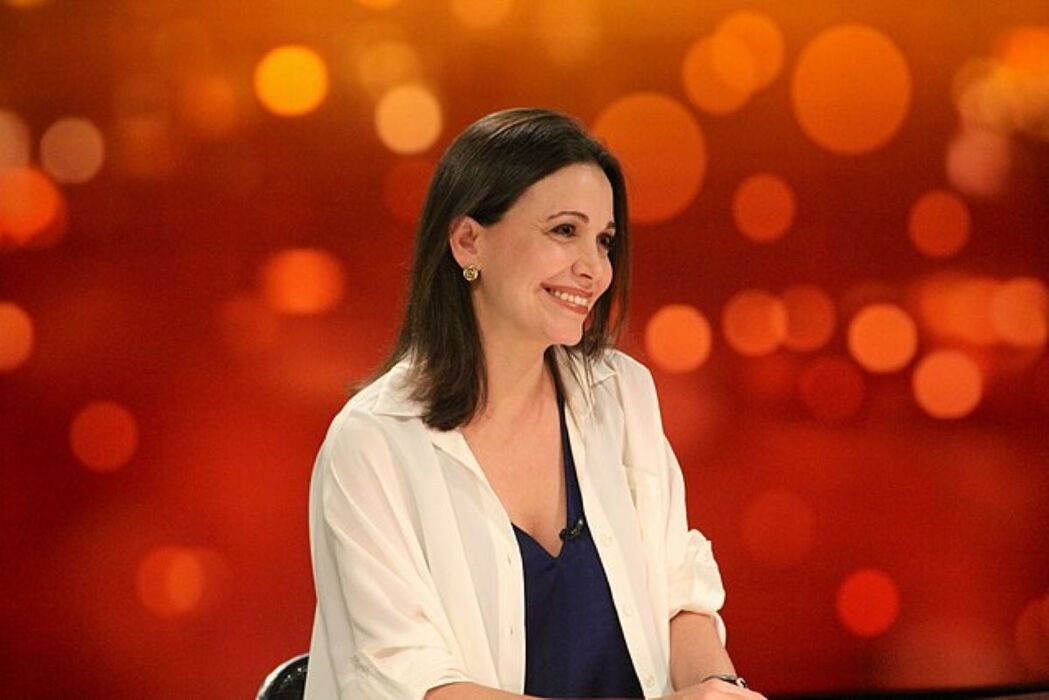 Мария Корина Мачадо выступает на митинге