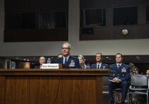 После недельного политического тупика законодателям удалось достичь компромисса, проложив путь к сложным переговорам с Палатой представителей, где утверждена новая документа