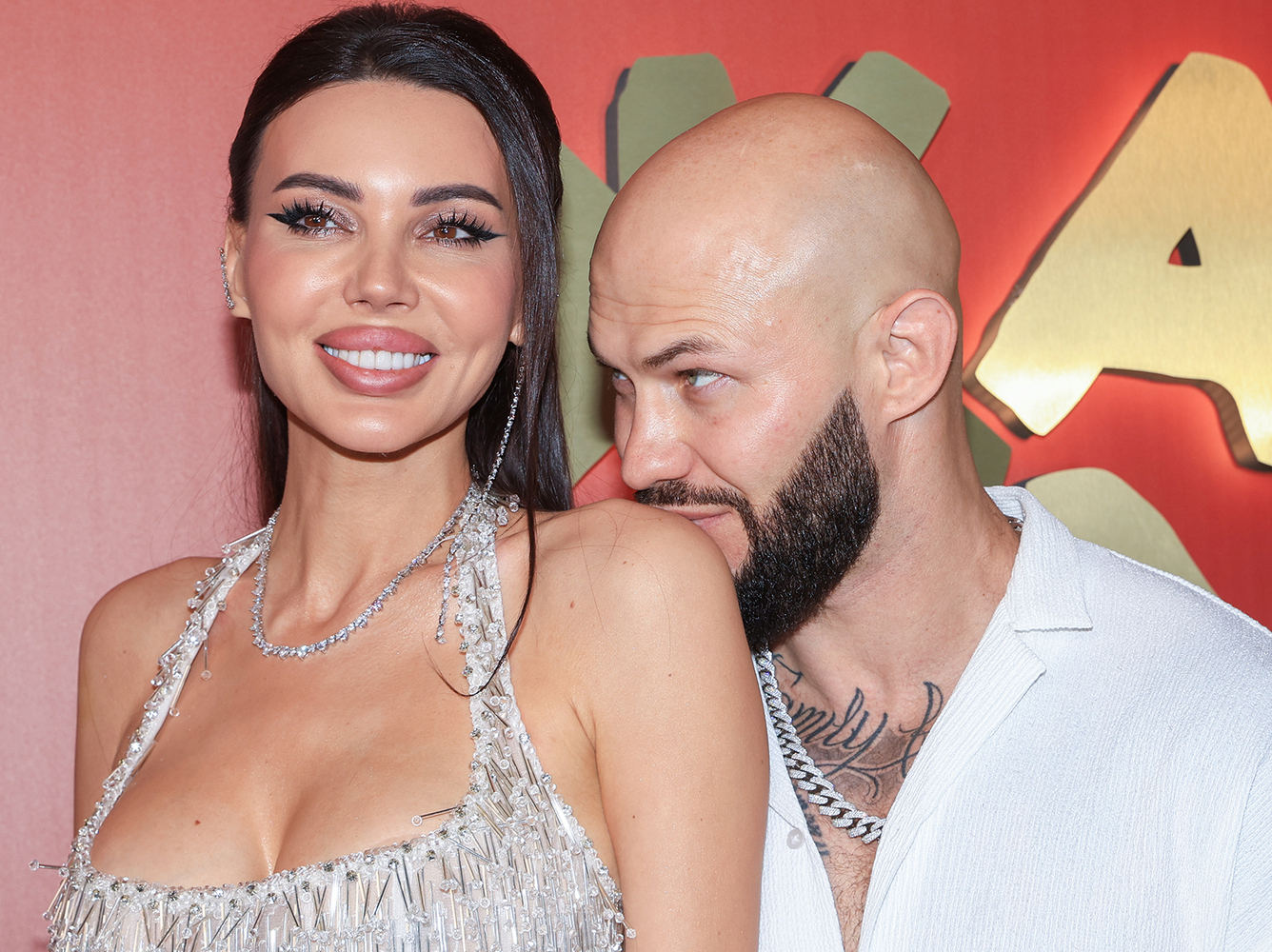 Оксана Самойлова снова разводится с Джиганом после 13 лет брака: фото звездной пары