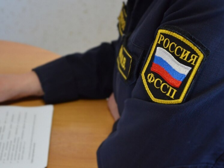 Судебные приставы вернули астраханке работу