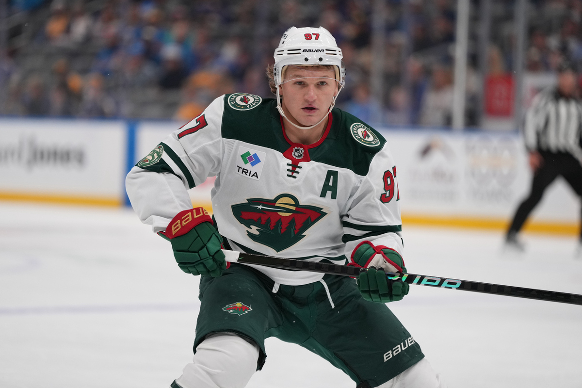 Российские хоккеисты ударно начали новый чемпионат НХЛ и готовы серьезно побороться за индивидуальные трофеи.