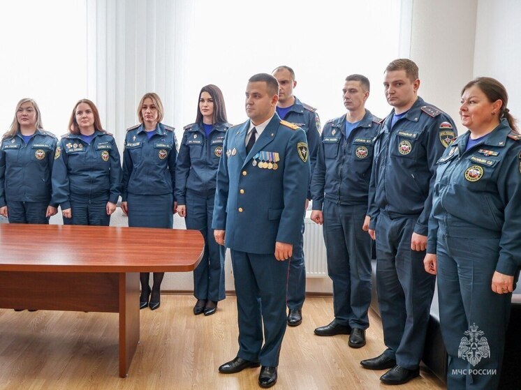 В Главном управлении МЧС России по Псковской области состоялось торжественное мероприятие, посвященное выходу на пенсию подполковника внутренней службы Андрея Леньшина