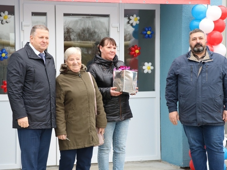 65 ярославцев проживавших в аварийном жилье получили ключи от новых квартир