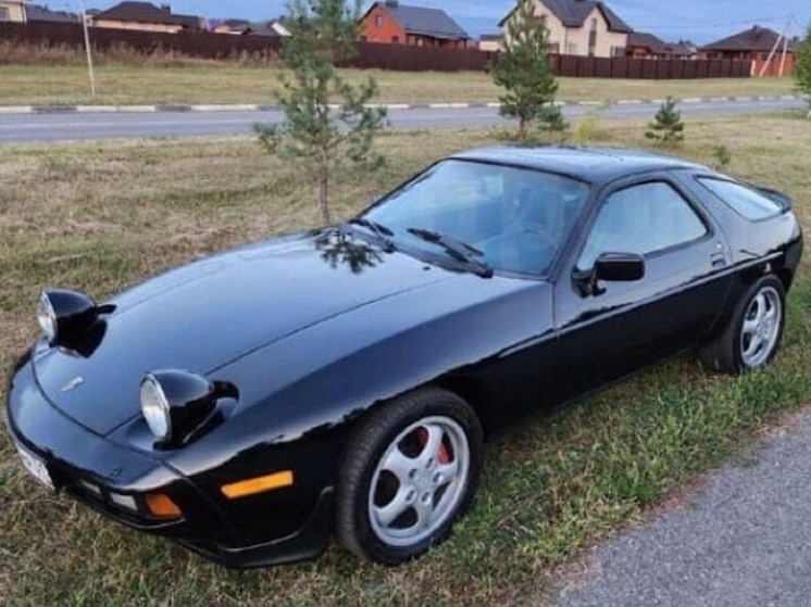 Винтажный Porsche 928 за 2,6 млн продает коллекционер из Новосибирска