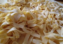 Калифорнийская компания по продаже полуфабрикатов и полностью приготовленных блюд отзывает почти 111 тысяч килограммов готовых макаронных изделий после того, как генетический анализ подтвердил их связь со вспышкой листериоза, в результате которой погибли четыре человека и пострадали более 20 потребителей в разных штатах