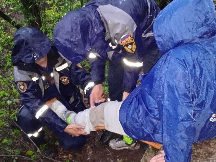 В горах Бахчисарайского района спасли женщину с травмой ноги