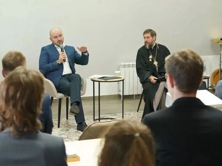 Губернатор Федорищев встретился со студентами академии имени Святителя Алексия