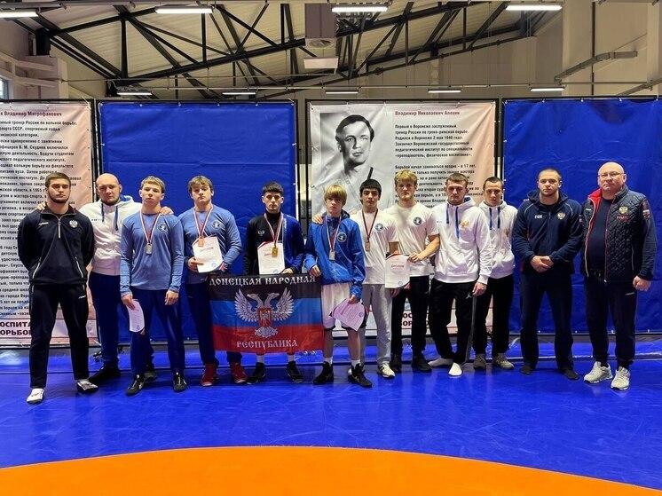 Шесть медалей везут домой спортсмены из ДНР со Всероссийских соревнований по вольной борьбе