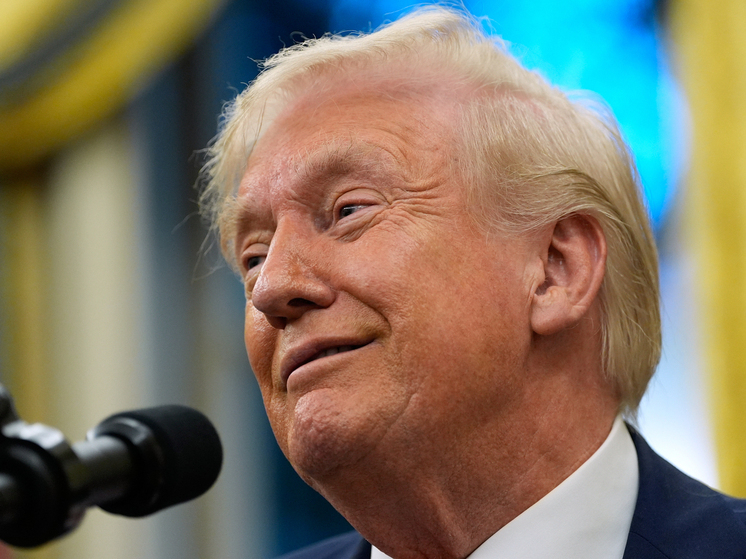 79-летний президент США Дональд Трамп пытается отразить нападки мировых СМИ, которые уже повсеместно пишут, что он слишком стар и у него проблемы с ментальным здоровьем