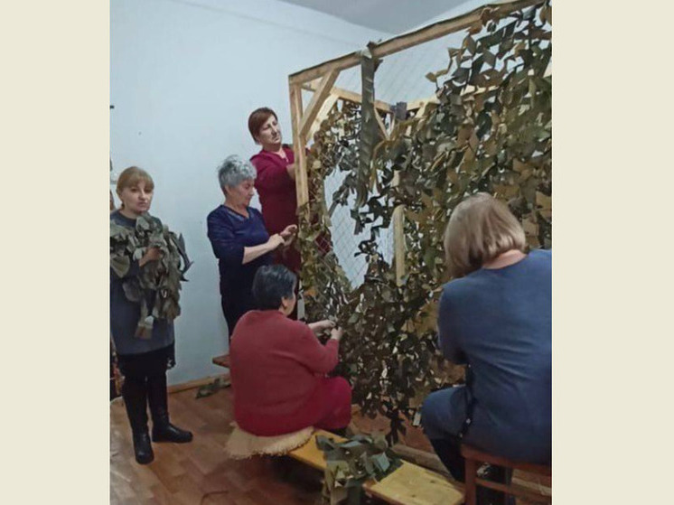 Жительницы Северной Осетии изготовили 200 маскировочных сетей для участников СВО