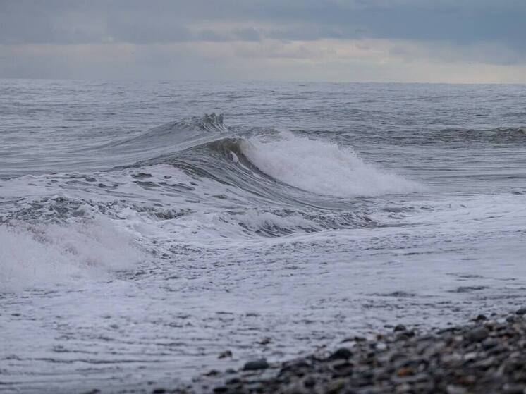 В Сириусе продлили штормовое предупреждение