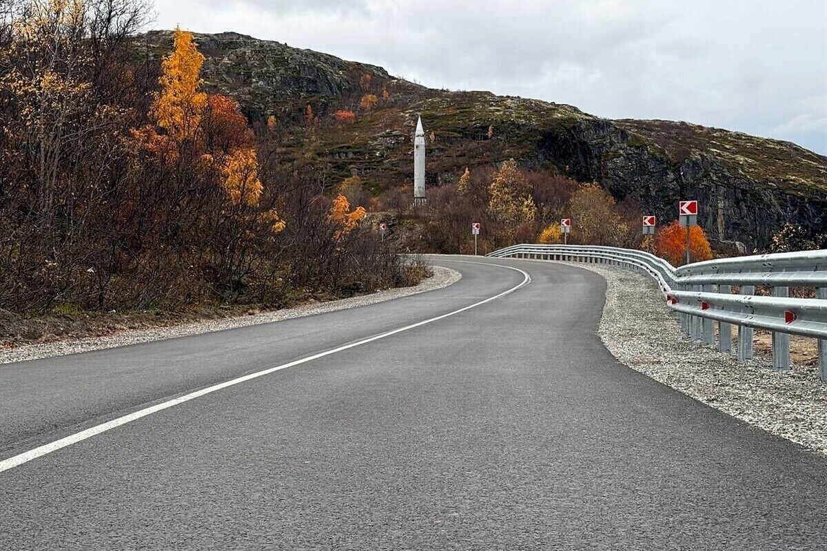 Rinnovamento della strada a Zaozersk: un progetto di successo che migliora la viabilità e la sicurezza nella regione di Nerpichya