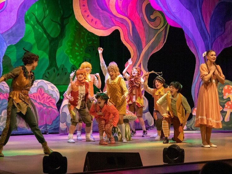 Спектакль "Питер Пэн" представили артисты Луганского драмтеатра