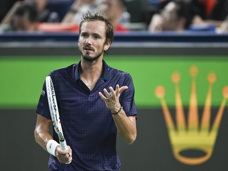 Двоюродные братья Валентин Вашеро и Артур Риндеркнех встретятся в финале турнира «Мастерс» в Шанхае после того, как в субботу они одержали ошеломительную победу над бывшими чемпионами Новаком Джоковичем и Даниилом Медведевым в полуфинале.