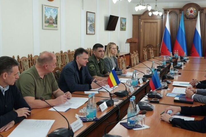 Губернатор Ростовской области встретился с главой ЛНР