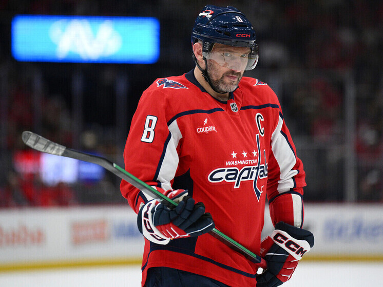 Александр Овечкин набрал первое очко в сезоне-2025/2026, обновив достижения в НХЛ и в клубе