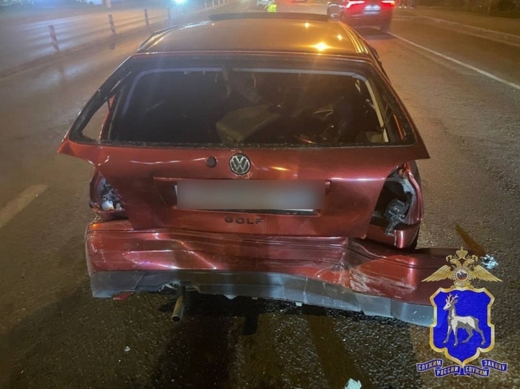 Под Самарой 39-летний водитель Hyundai влетел в 42-летнего мужчину на Volkswagen