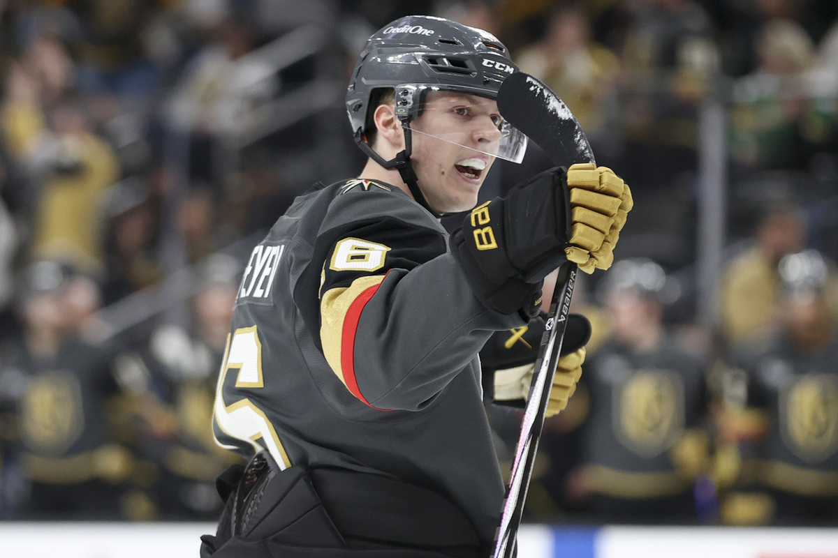 «Вегас» в овертайме проиграл «Сиэтлу», Дорофеев забросил пятую шайбу в сезоне