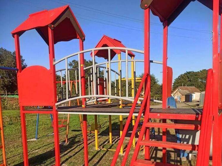 Детский игровой комплекс установили в одном из ставропольских посёлков