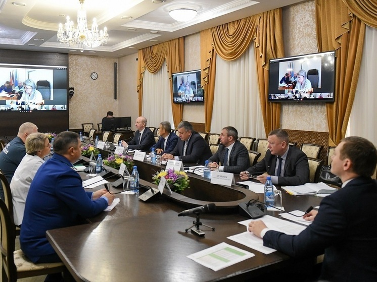 Хакасским чиновникам поручили усилиться для получения паспортов готовности к зиме