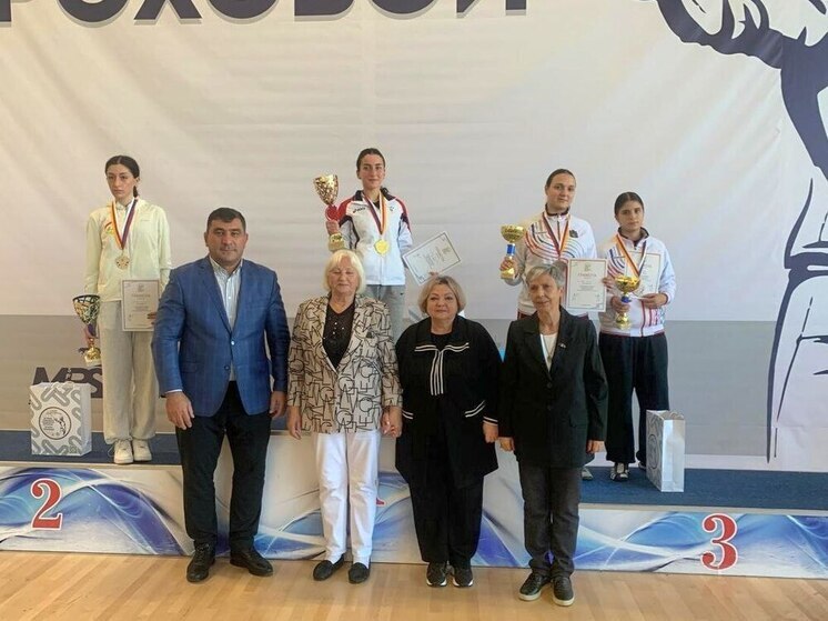 Фехтовальщицы из Пятигорска завоевали медали всероссийских соревнований