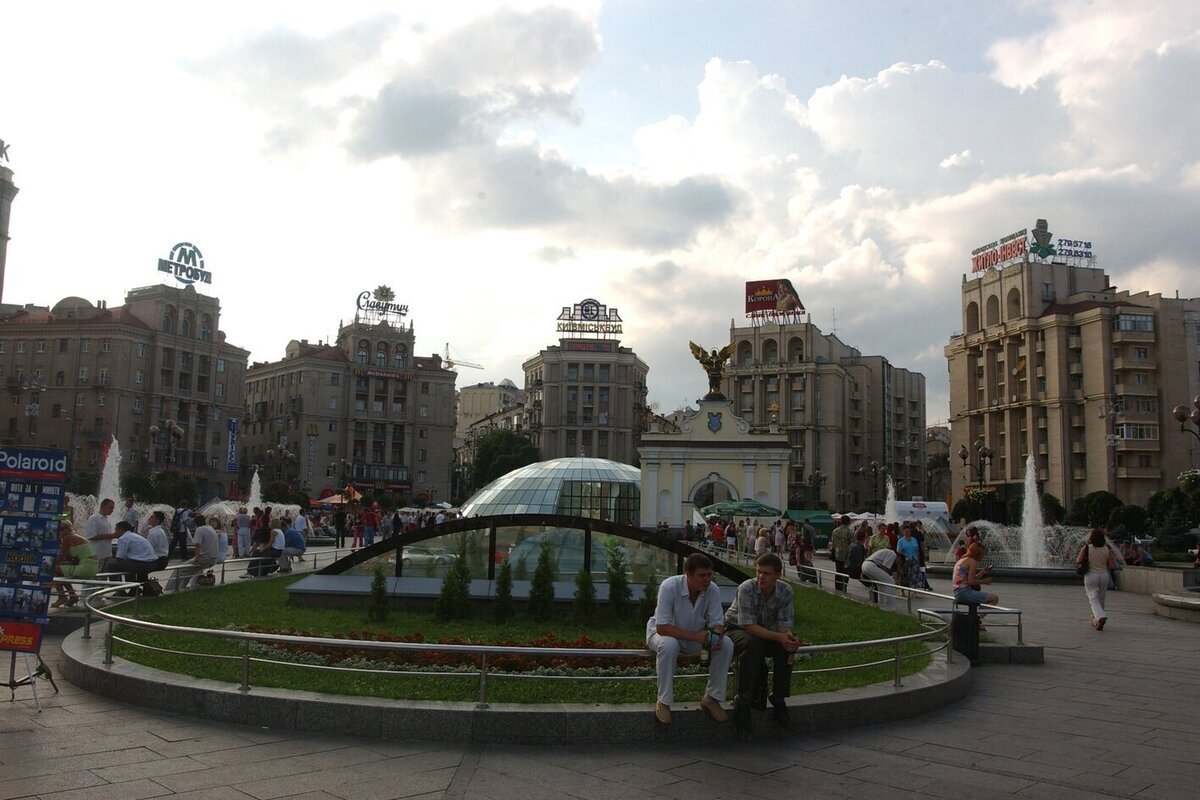 Arresto a Kiev per richiesta di canzoni in russo: libertà di espressione e tolleranza culturale in discussione