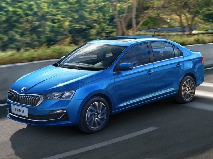 В РФ возобновили продажи новых Skoda Rapid от 2,2 млн рублей: авто сняли на фото