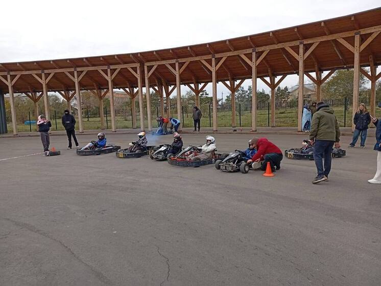 Карты со всей Хакасии гоняли на невероятной скорости в черногорском парке