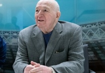 Советский и российский футболист и тренер, чемпион Олимпийских игр 1988 года, заслуженный мастер спорта СССР и России Александр Бородюк поздравил патриарха отечественного и мирового футбола Никиту Павловича Симоняна с днем рождения.