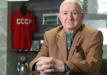 Спортивный журналист, комментатор и телеведущий Виктор Гусев поздравил патриарха отечественного и мирового футбола Никиту Павловича Симоняна с днем рождения.
