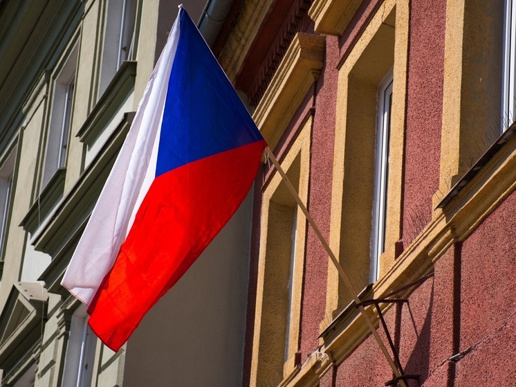 Получить визу в Чехию россиянам с 13 октября можно только в консульстве